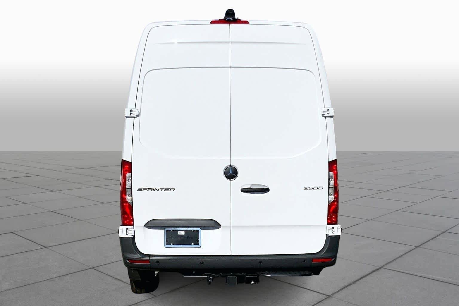 New 2026 Arctic White Mercedes-Benz  image 4