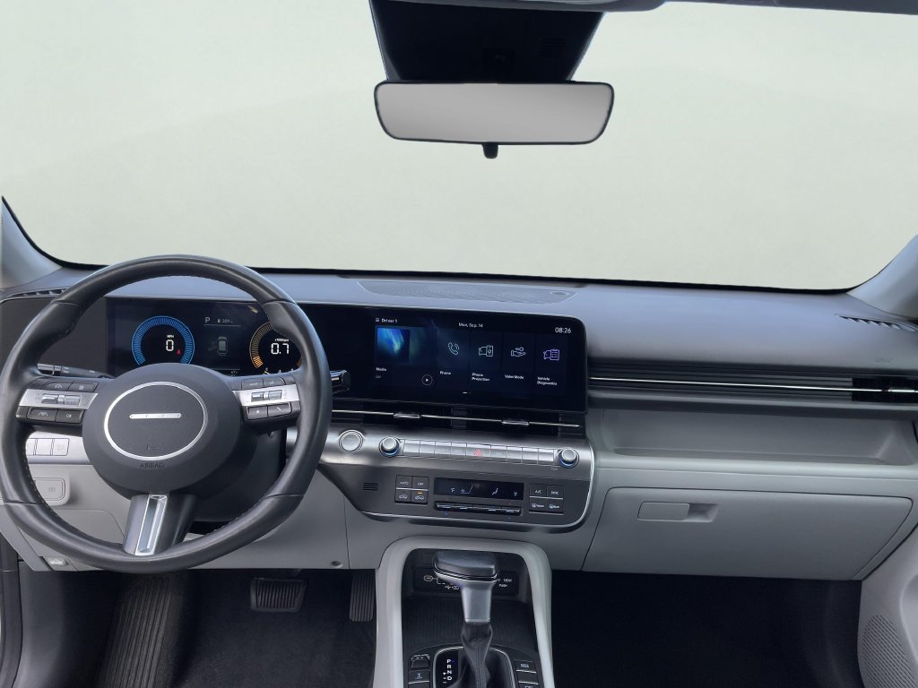 Used 2025 White Hyundai SEL image 18