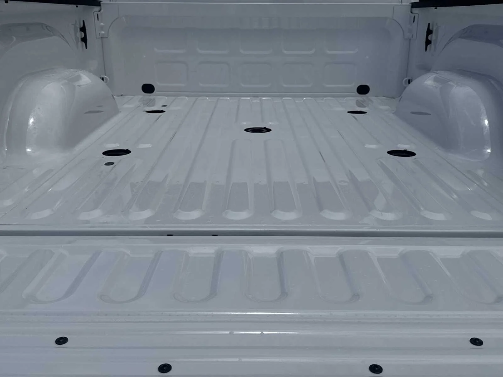 New 2026 Bright White Clear-Coat Exterior Paint RAM Tradesman image 21