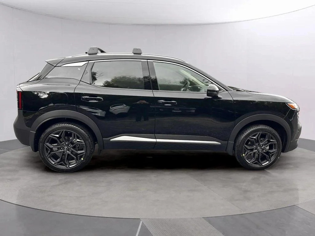 2026 Nissan KICKS SR AWD - Photo 2