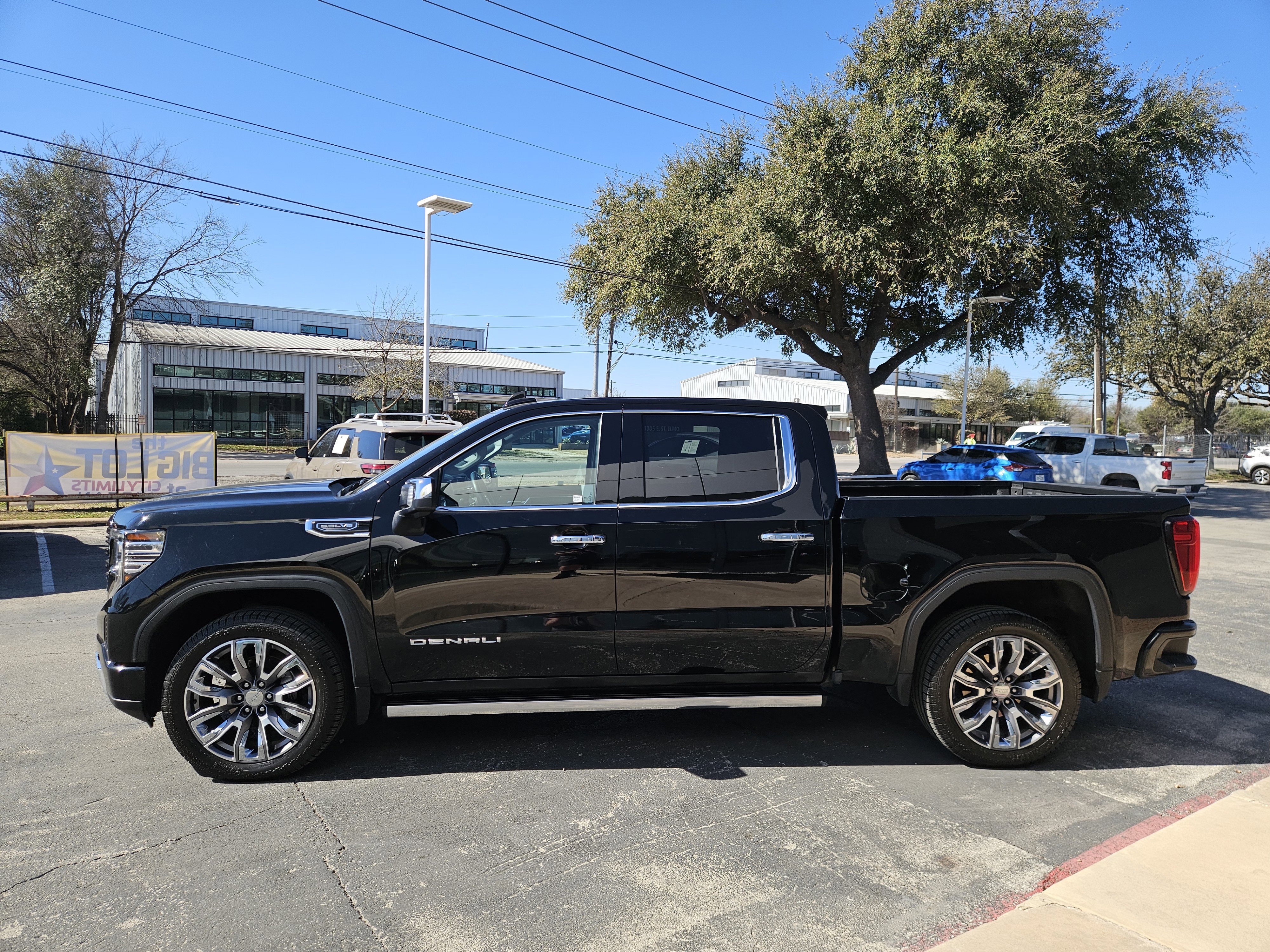 Used 2023 Onyx Black GMC Denali image 4
