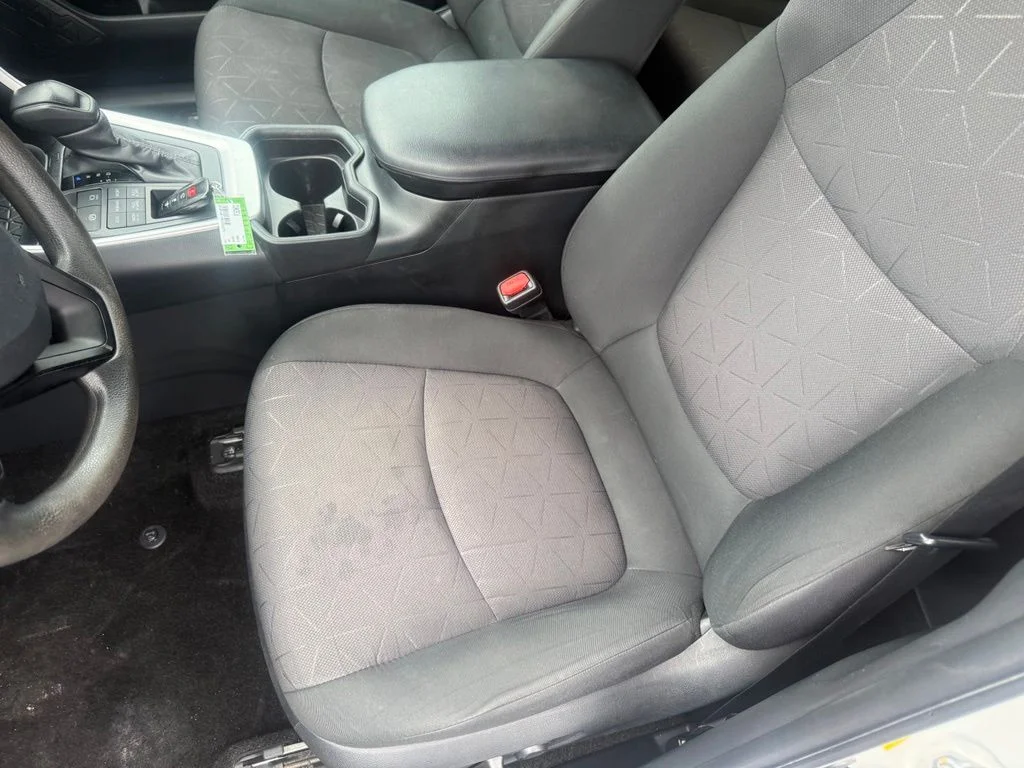 Used 2019 White Toyota XLE image 13