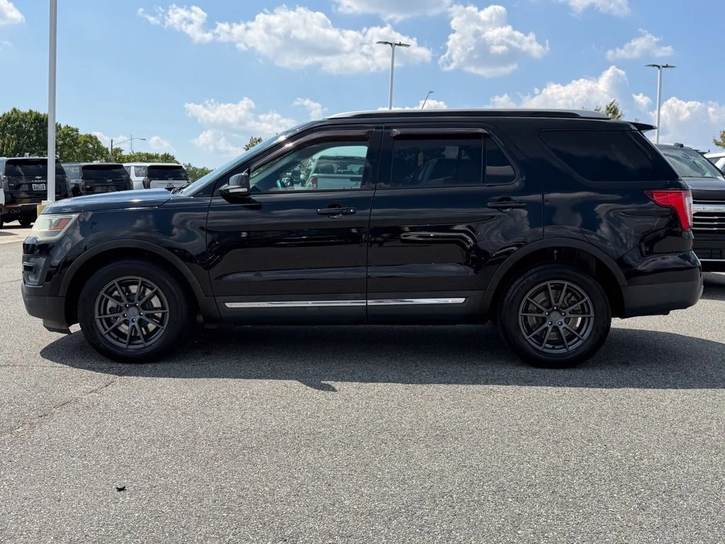 Used 2016 Black Ford XLT image 35
