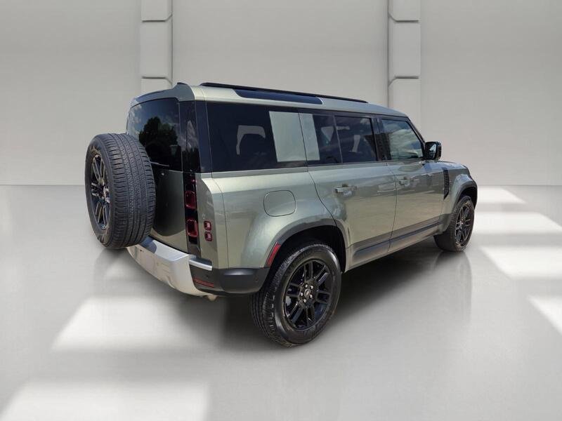 Used 2025 GREEN LAND ROVER 110 P300 S image 5