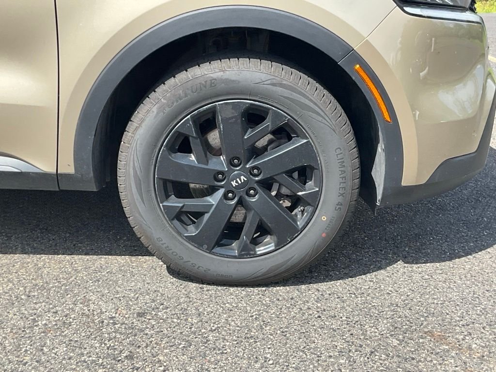 Used 2021 Crystal Beige Kia S image 18