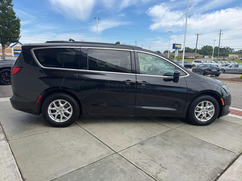 Used 2021 Black Chrysler LXI image 7