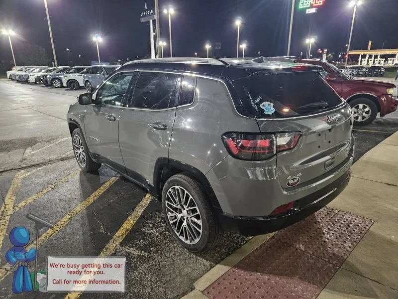 Used 2022 Sting-Gray Clearcoat Jeep Limited image 3