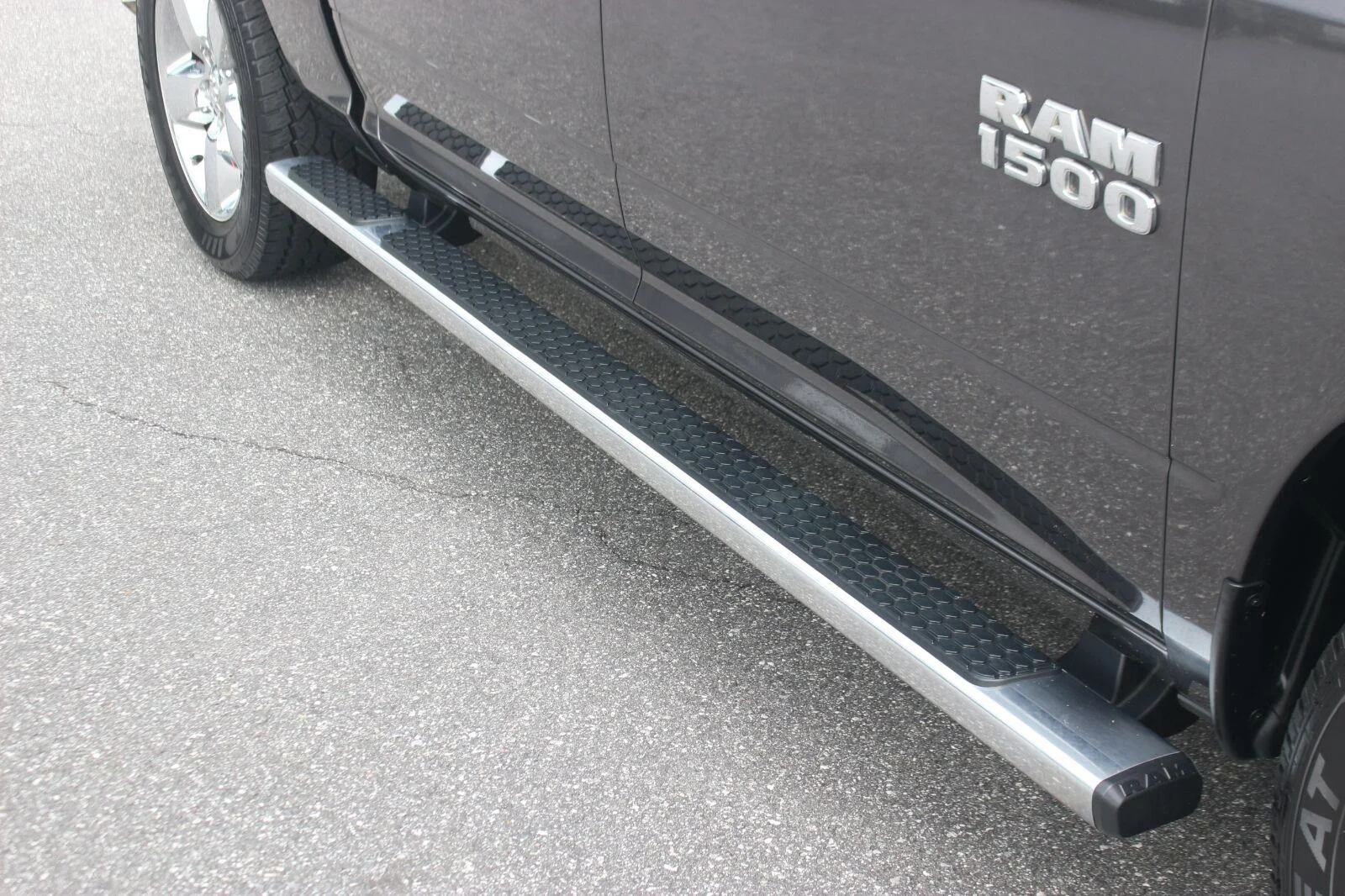 Used 2016 Grey Ram Lone Star image 10