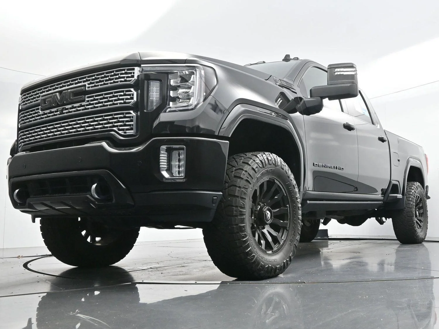Used 2021 Onyx Black GMC Denali image 51