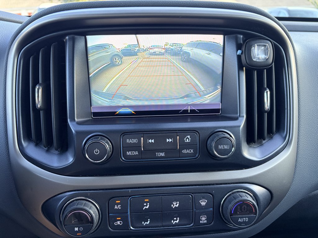 Used 2018 SILVER Chevrolet 4WD Z71 image 21