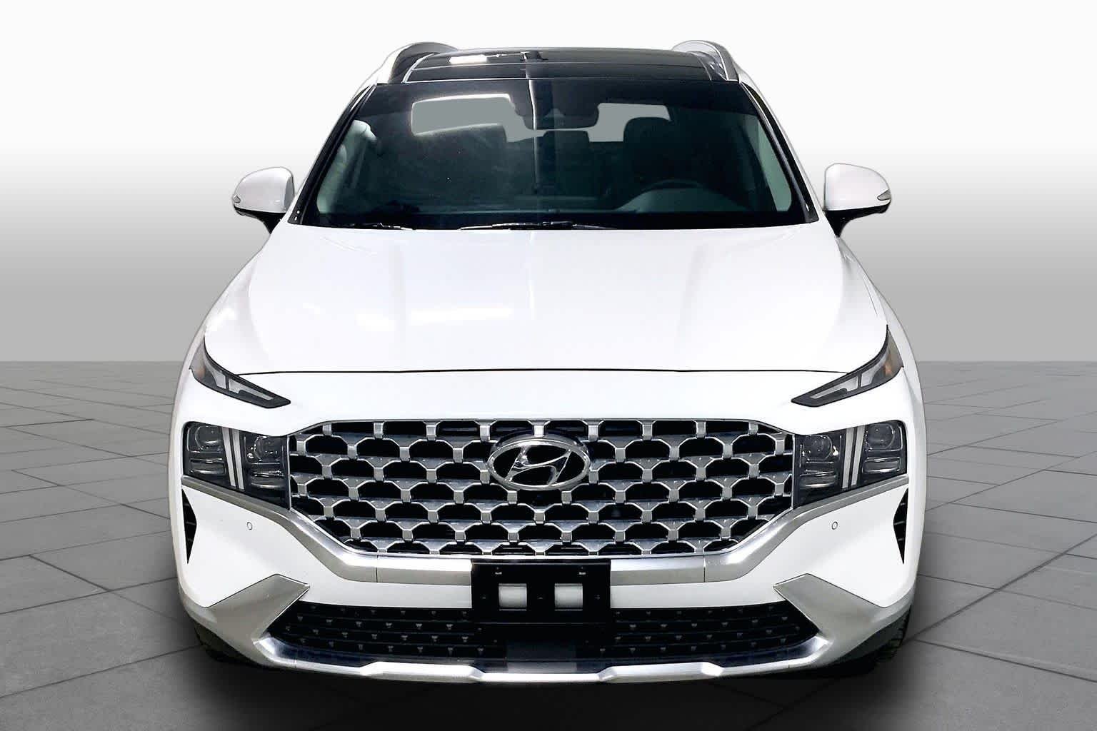 Used 2022 Quartz White Hyundai Limited image 3
