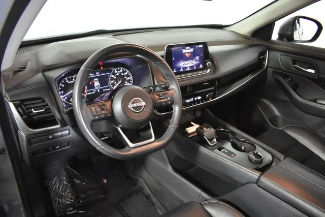 Used 2023 Gray Nissan SL image 13