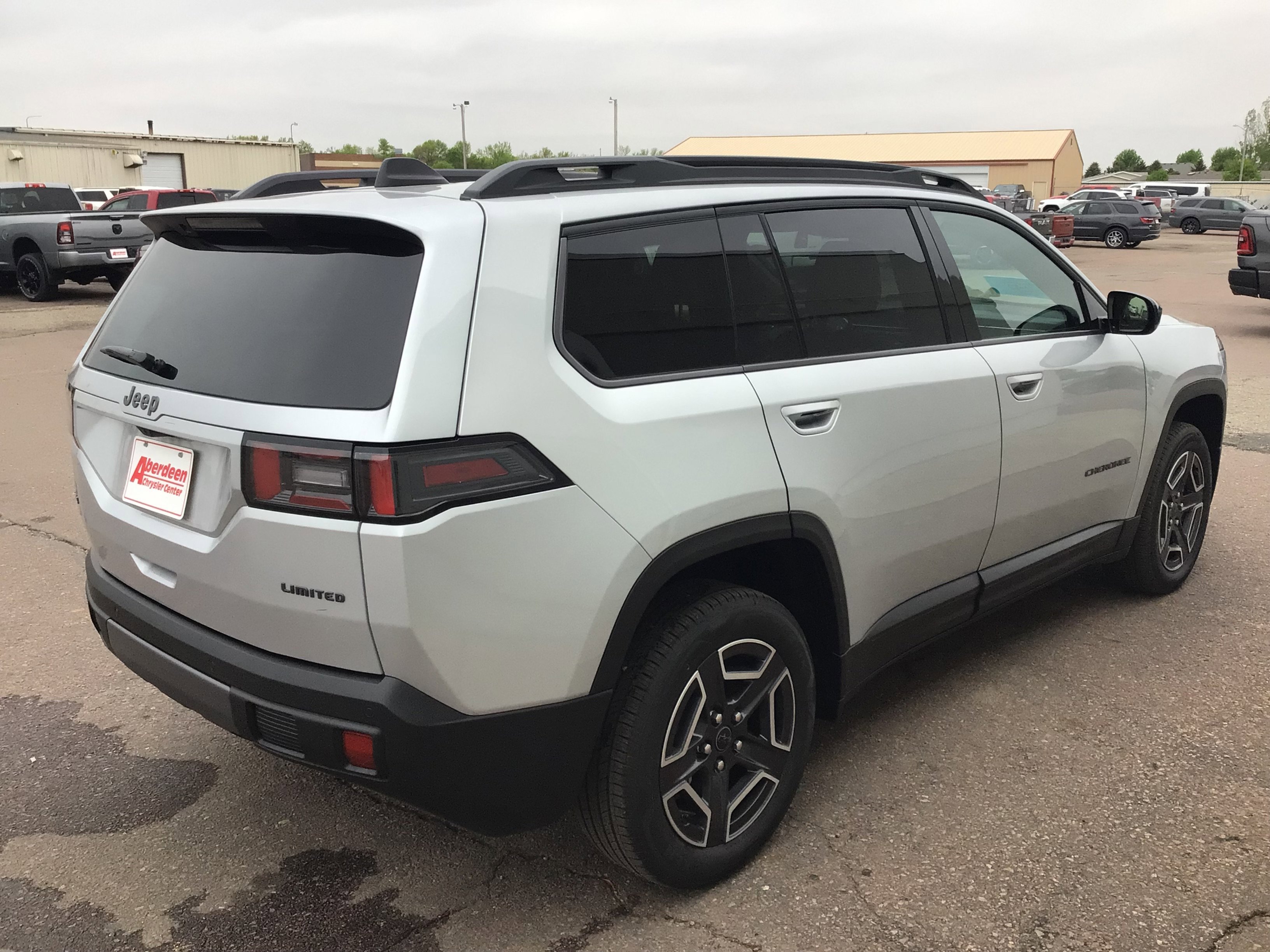 New 2026 Silver Zynith Clearcoat Jeep Limited image 5