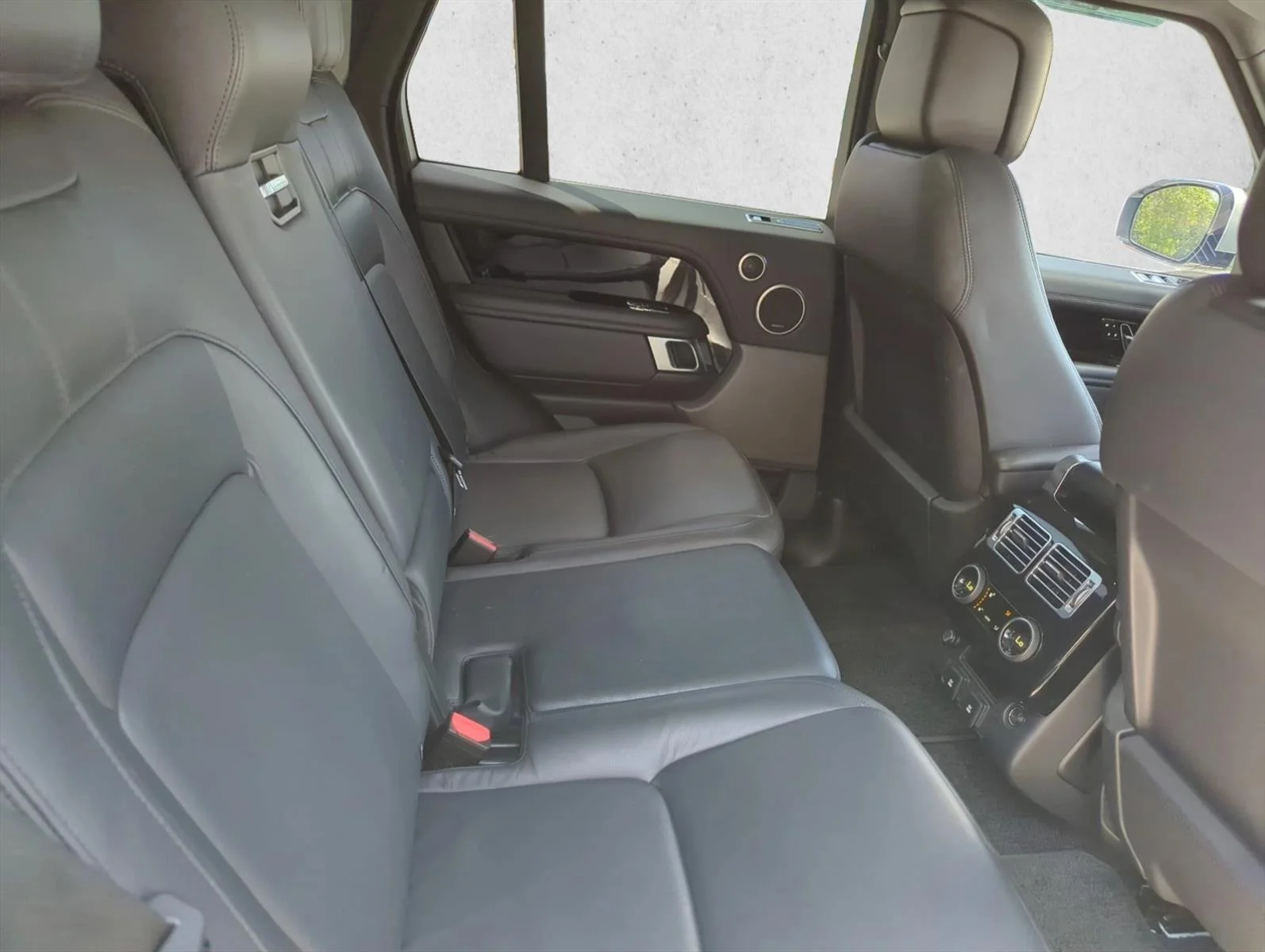 Used 2020 Narvik Black [Blac Land Rover  image 17