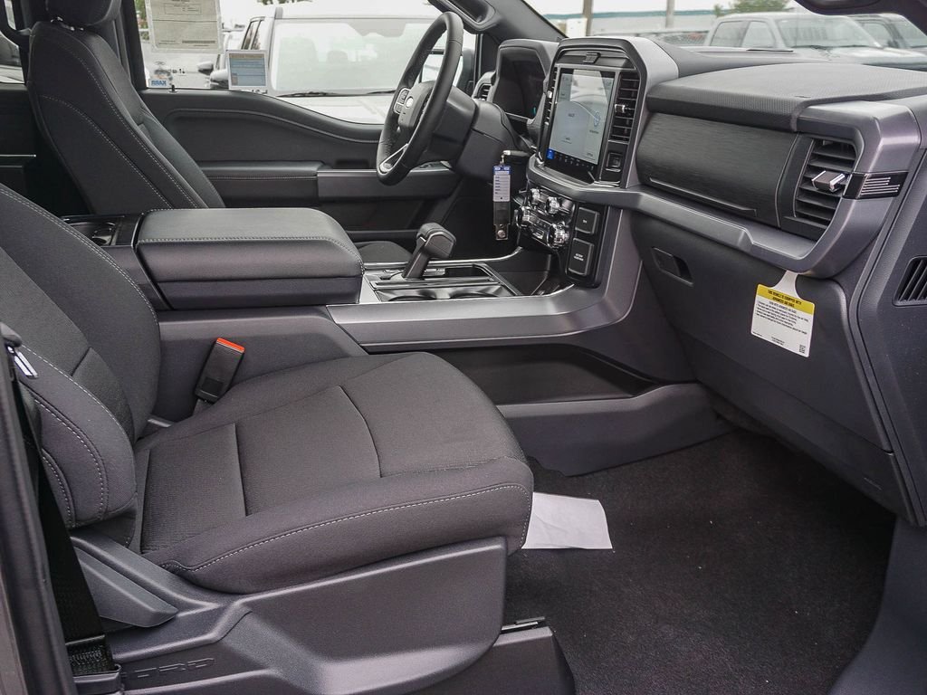 New 2026 Carbonized Gray Metallic Ford XLT image 12