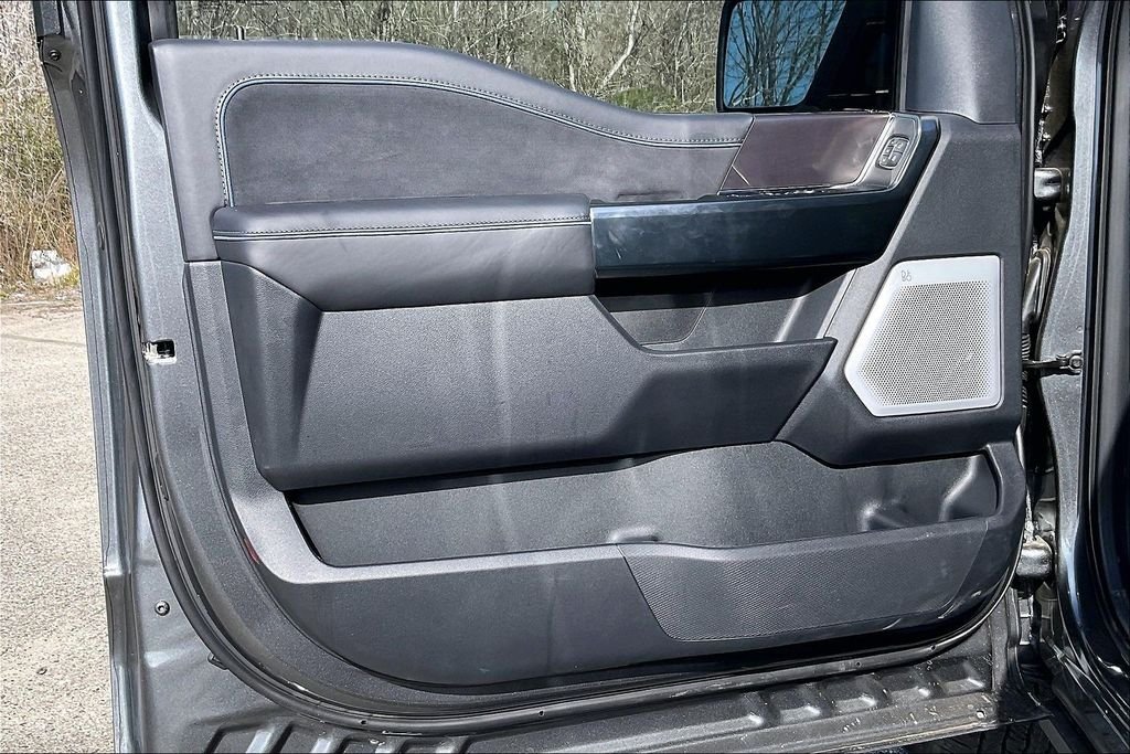 New 2025 Carbonized Gray Metallic Ford Platinum image 13