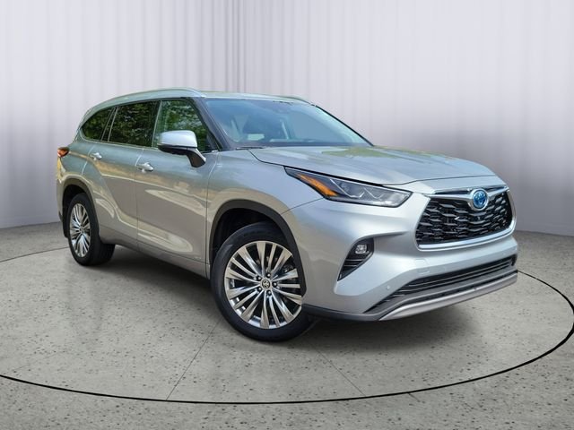 2023 Toyota Highlander Hybrid Platinum