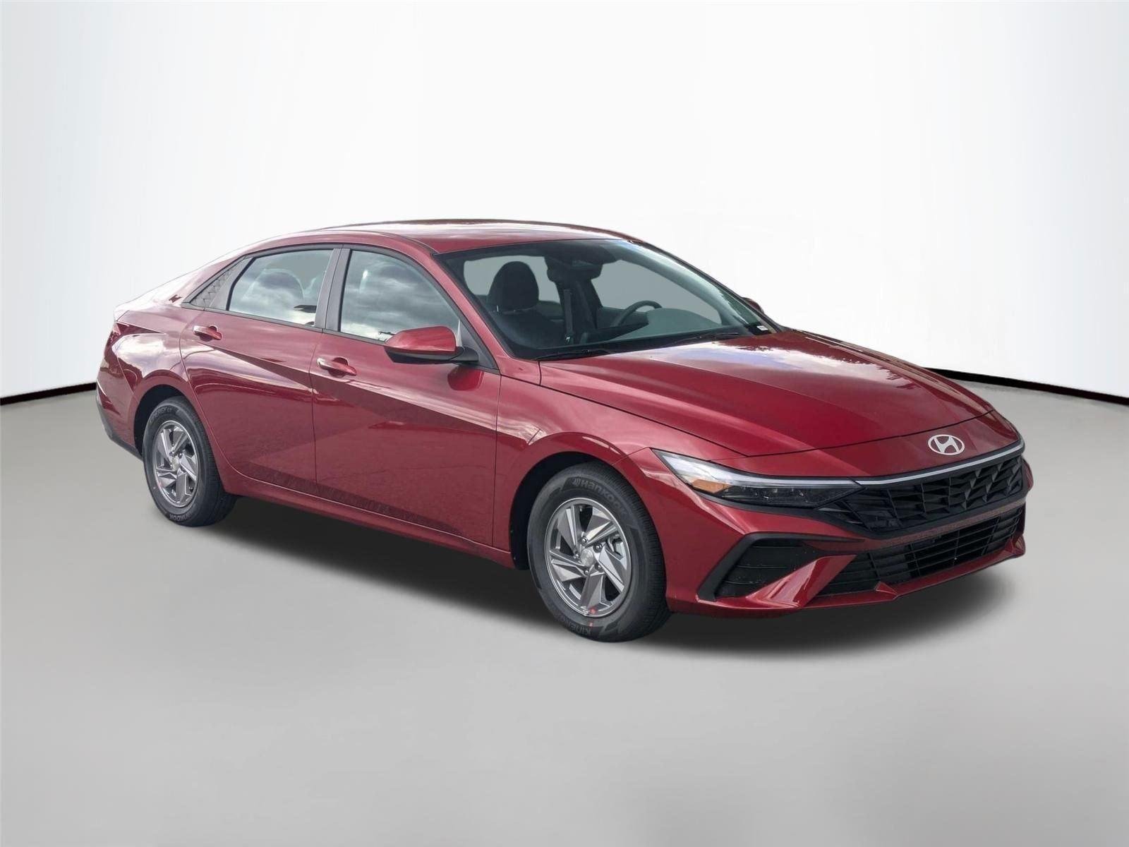 Used 2024 Ultimate Red Hyundai SE image 3