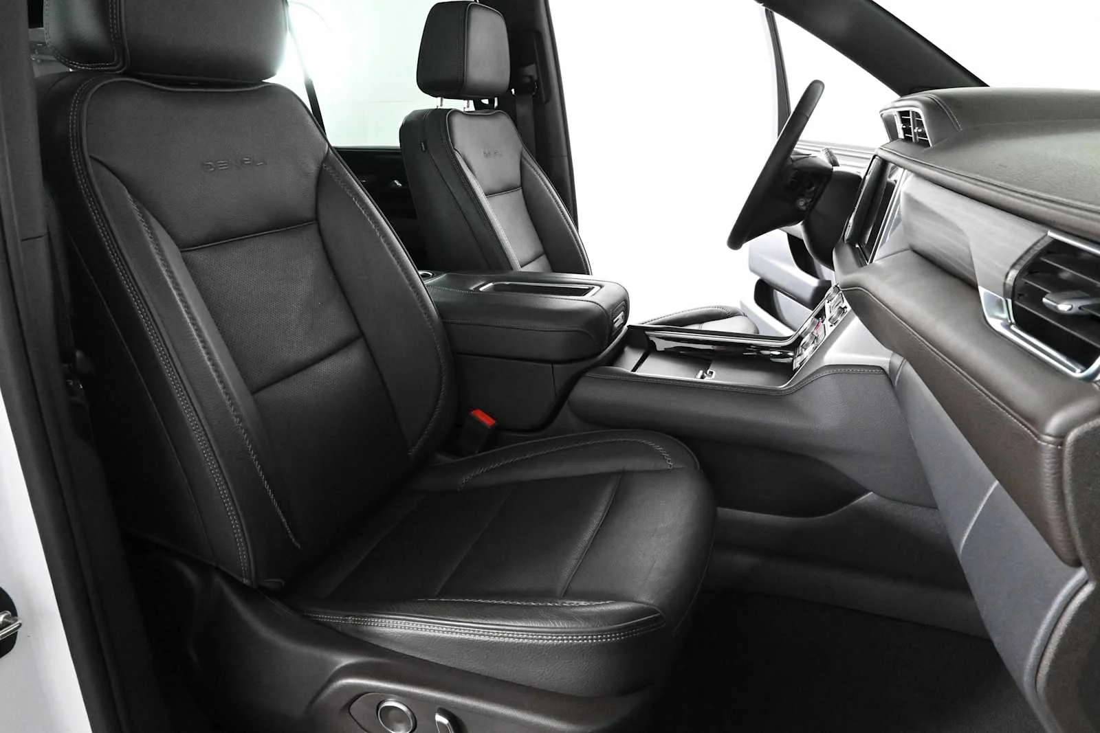 Used 2023 Summit White GMC Denali image 14