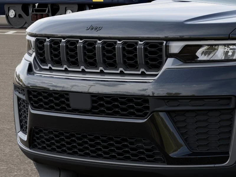 New 2026 Diamond Black Crystal Pearl-Coat Exterior Paint Jeep Altitude image 13