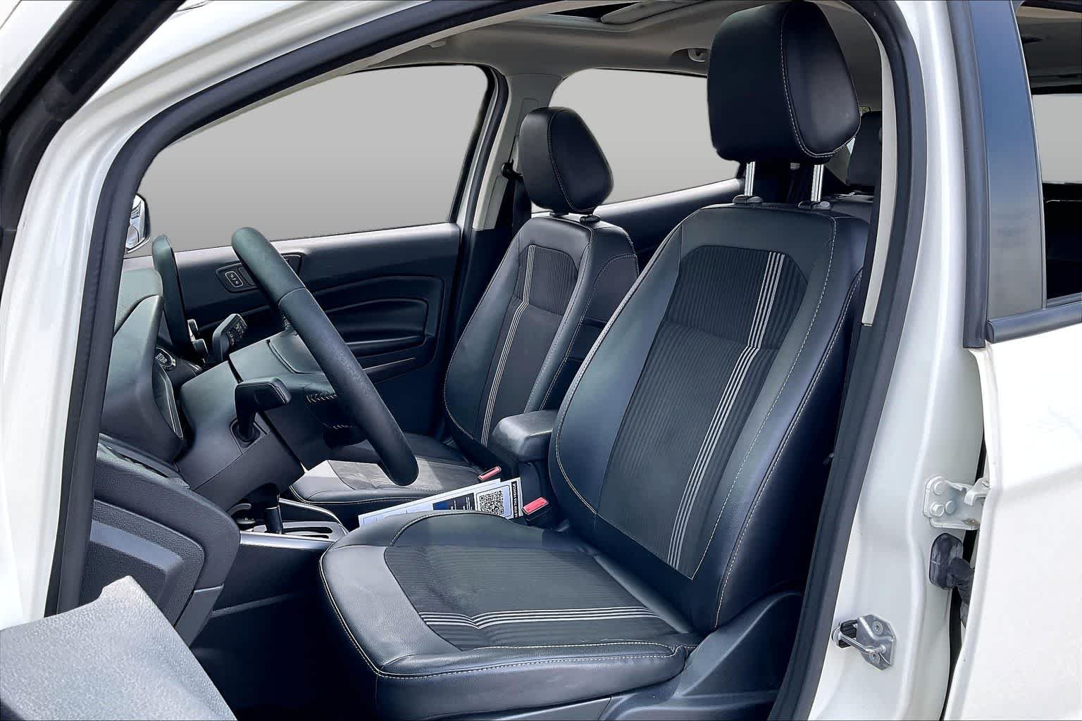 Used 2019 Diamond White Ford SES image 8