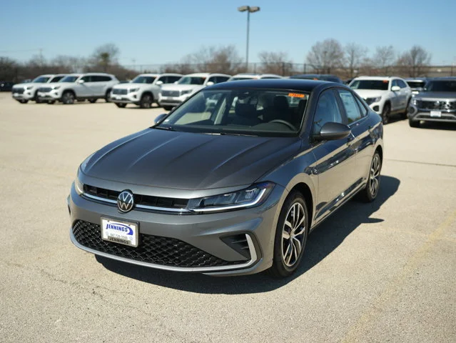 New 2026 Platinum Gray Metallic Volkswagen 1.5T SE image 4