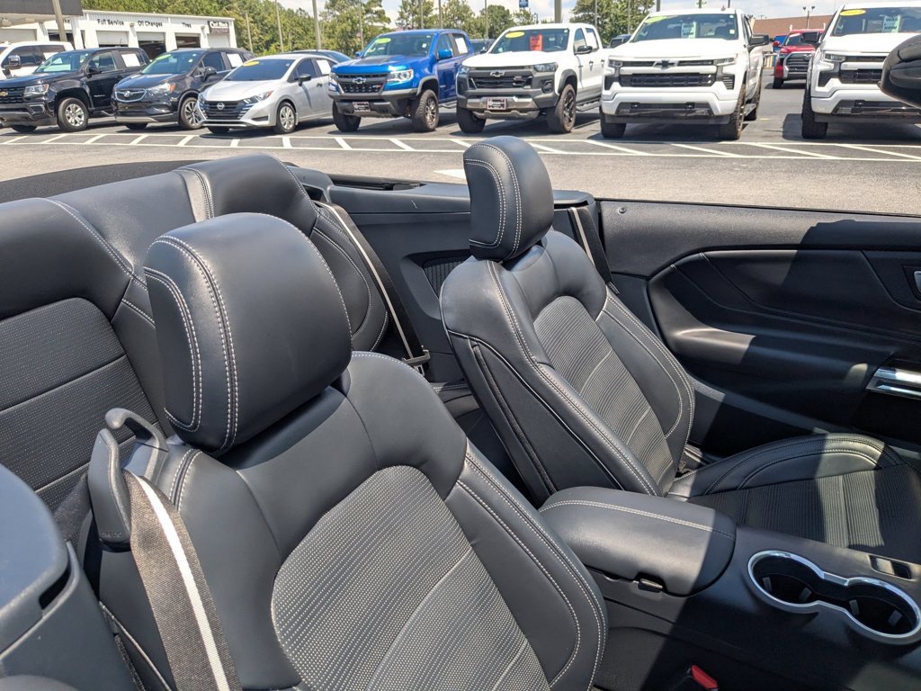 Used 2024  Ford GT Premium image 26
