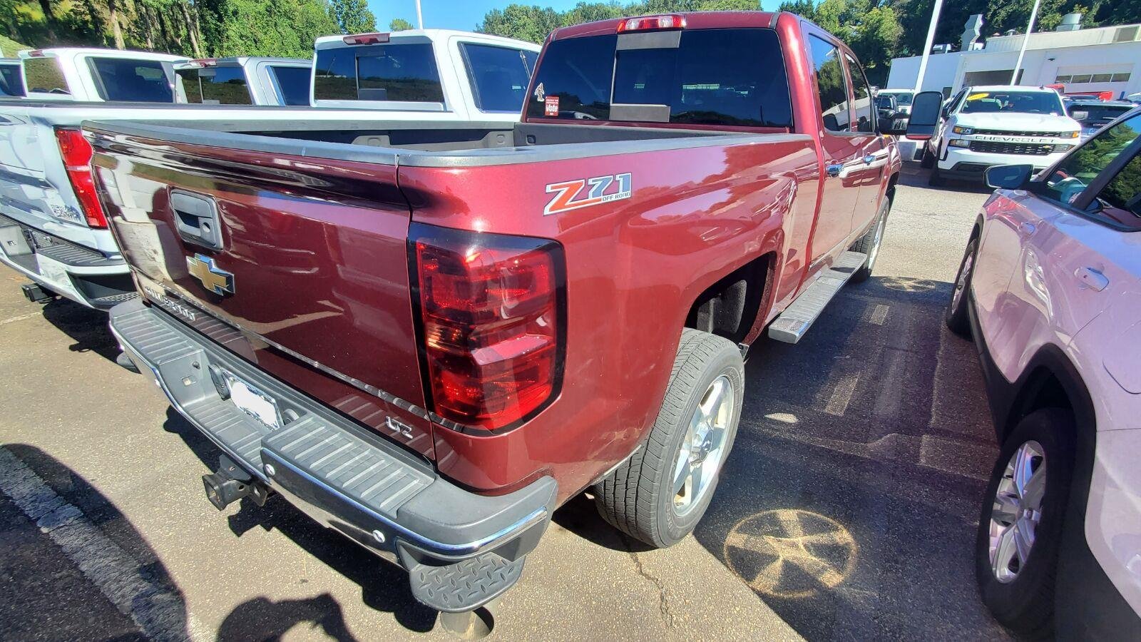Used 2015 DEEP RUBY METALLIC Chevrolet LTZ image 9