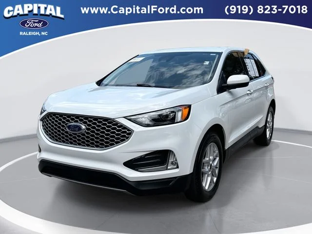 Used 2023 White Ford SEL image 1