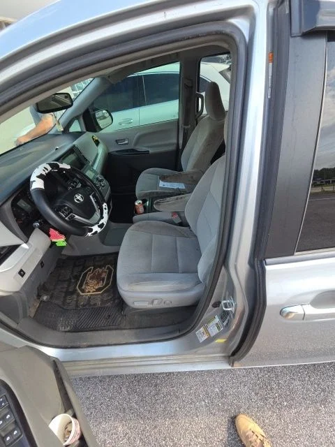 Used 2015 Silver Toyota LE image 6