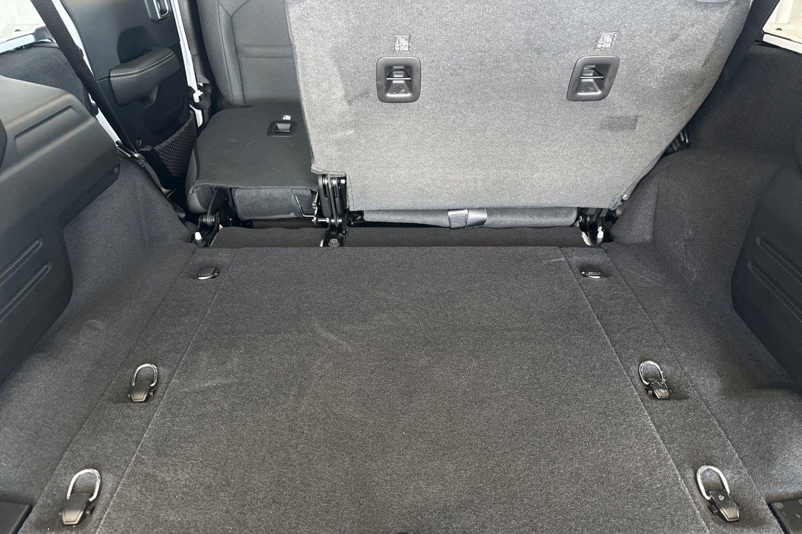 New 2026 Bright White Clearcoat Jeep Sahara image 15