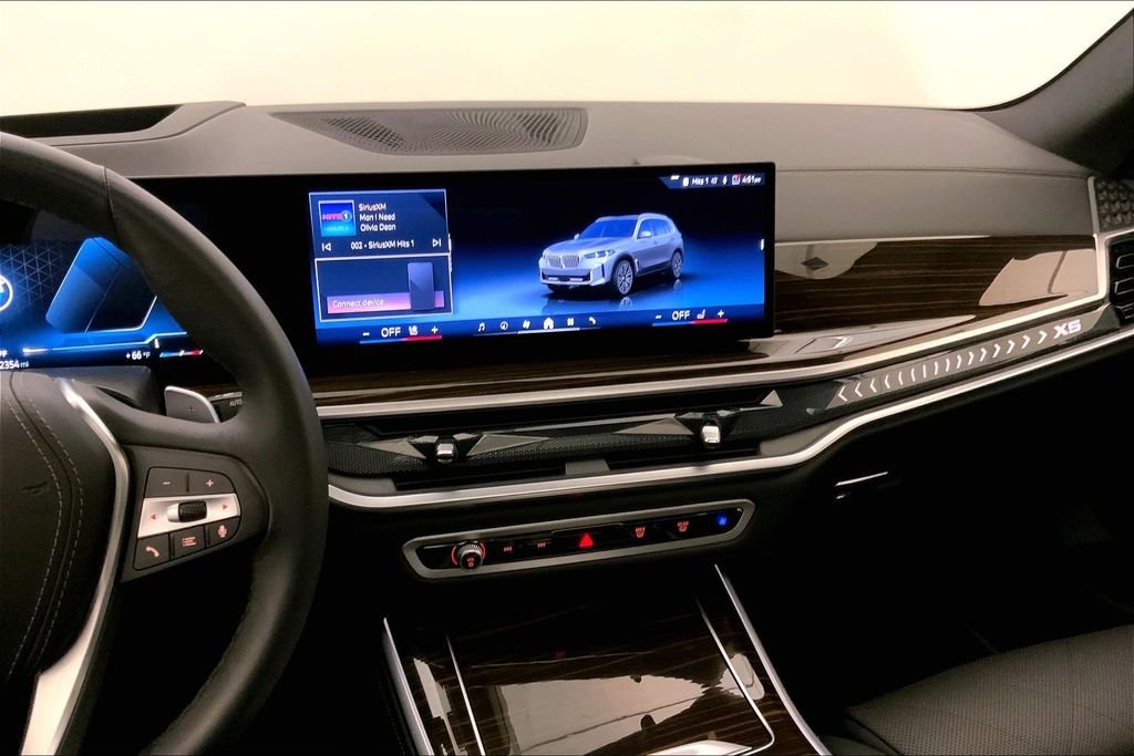Certified Used 2026 Skyscraper Grey Metallic BMW  image 5