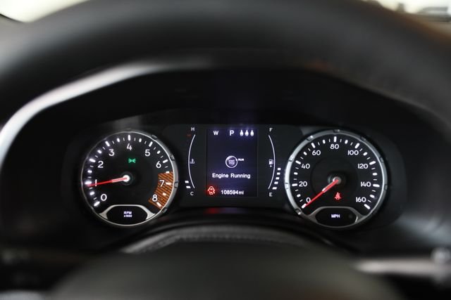 Used 2019 Gray Jeep Latitude image 7