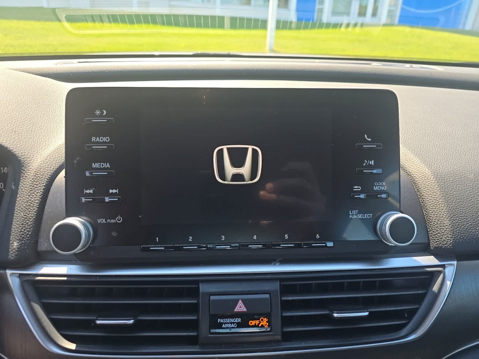 Used 2018 White Honda LX 1.5T image 18