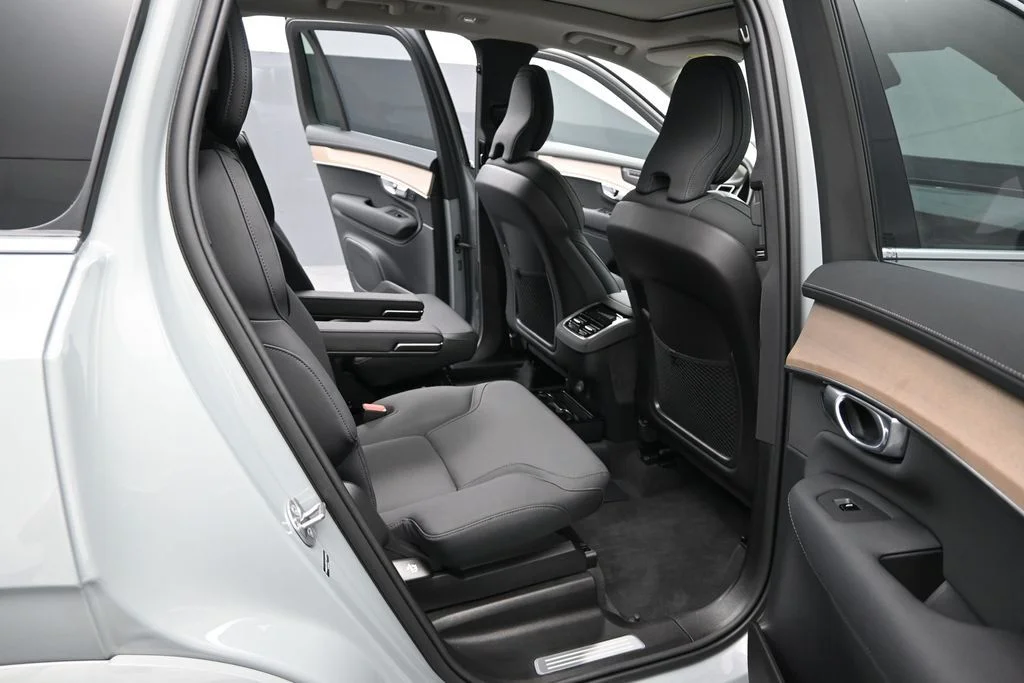 New 2026 Vapour Grey Volvo Plus image 19