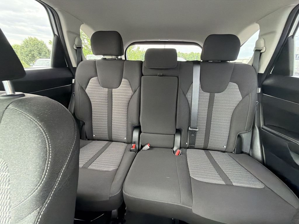 Used 2024 White Kia LX image 27