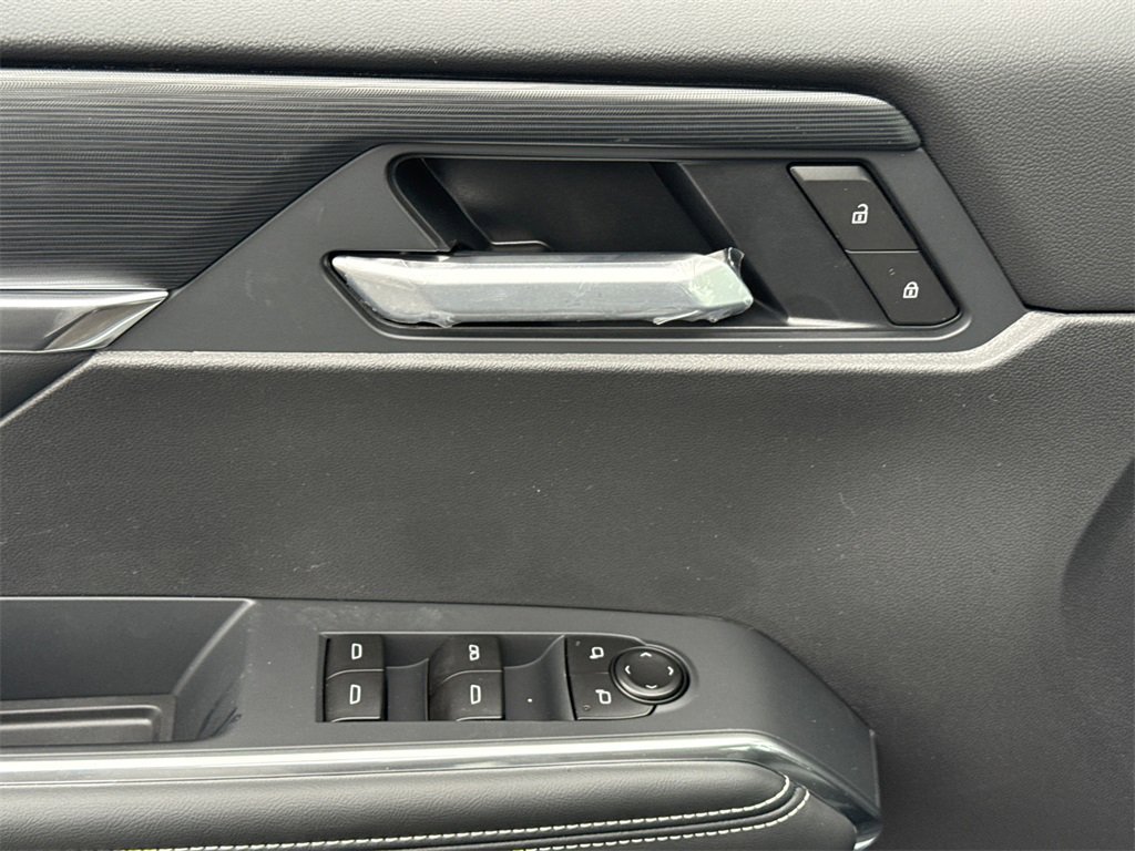 2026 GMC ACADIA - Image 14