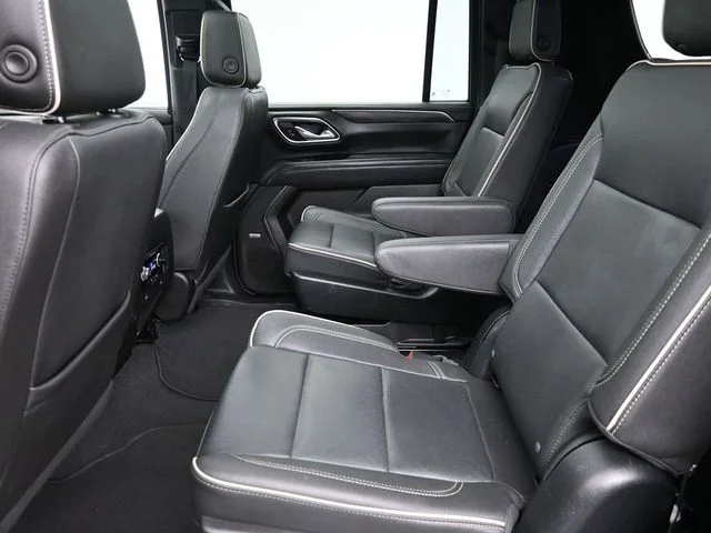 Used 2023 Black GMC SLT image 17