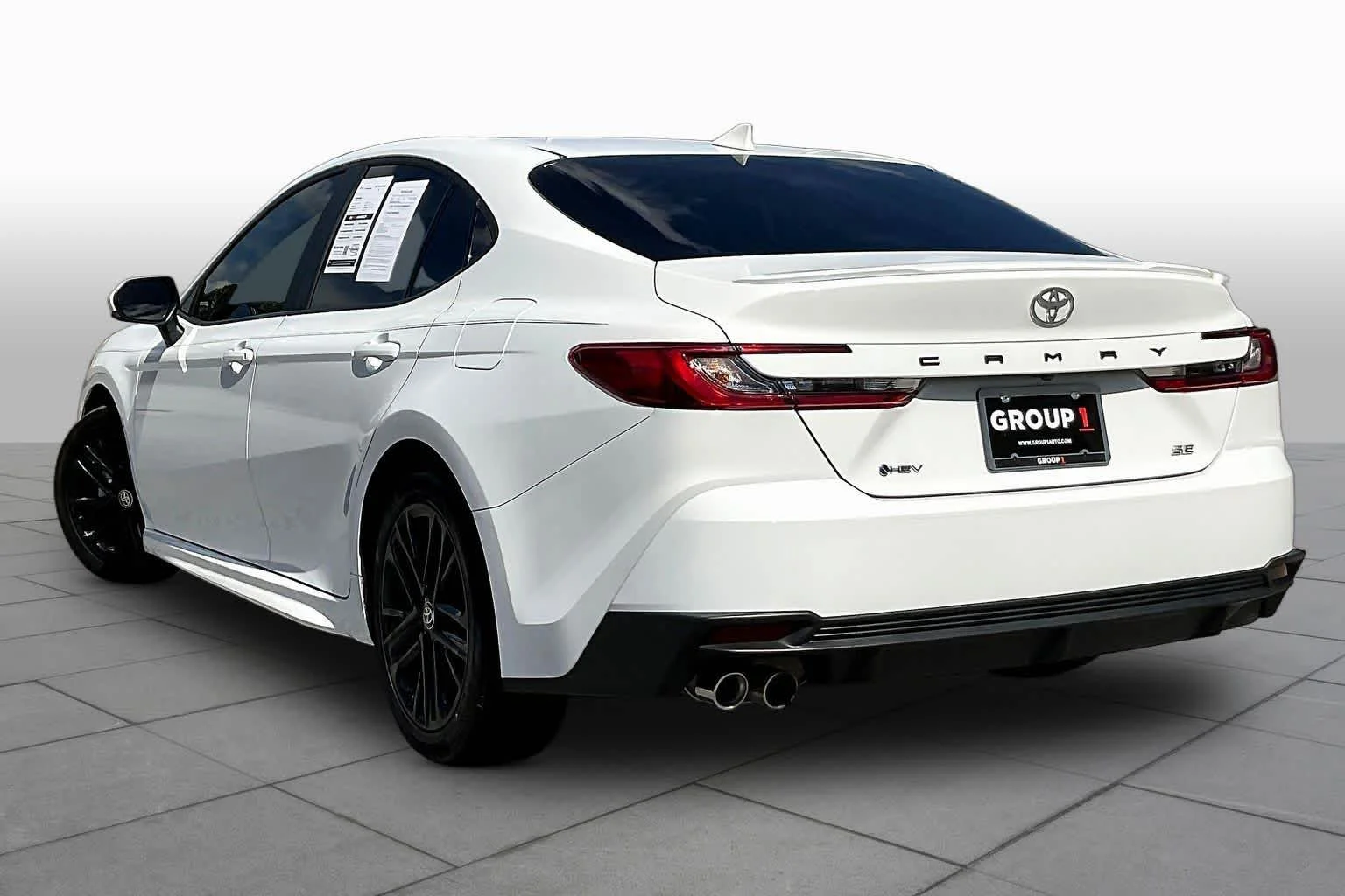 Used 2025 Ice Cap Toyota SE image 12