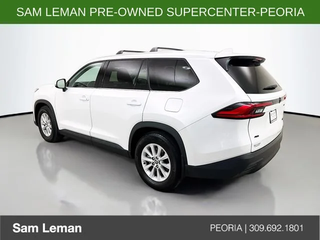 Used 2024 Beige Toyota XLE image 5