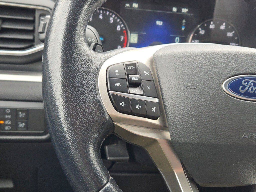 Used 2021 Silver Ford XLT image 29