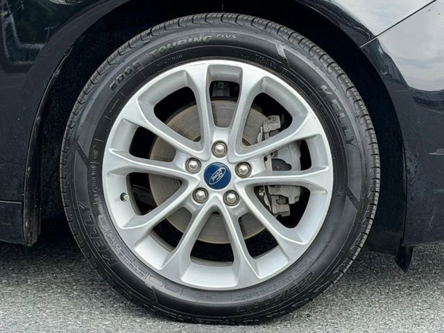 Used 2019 Black Ford SE image 18