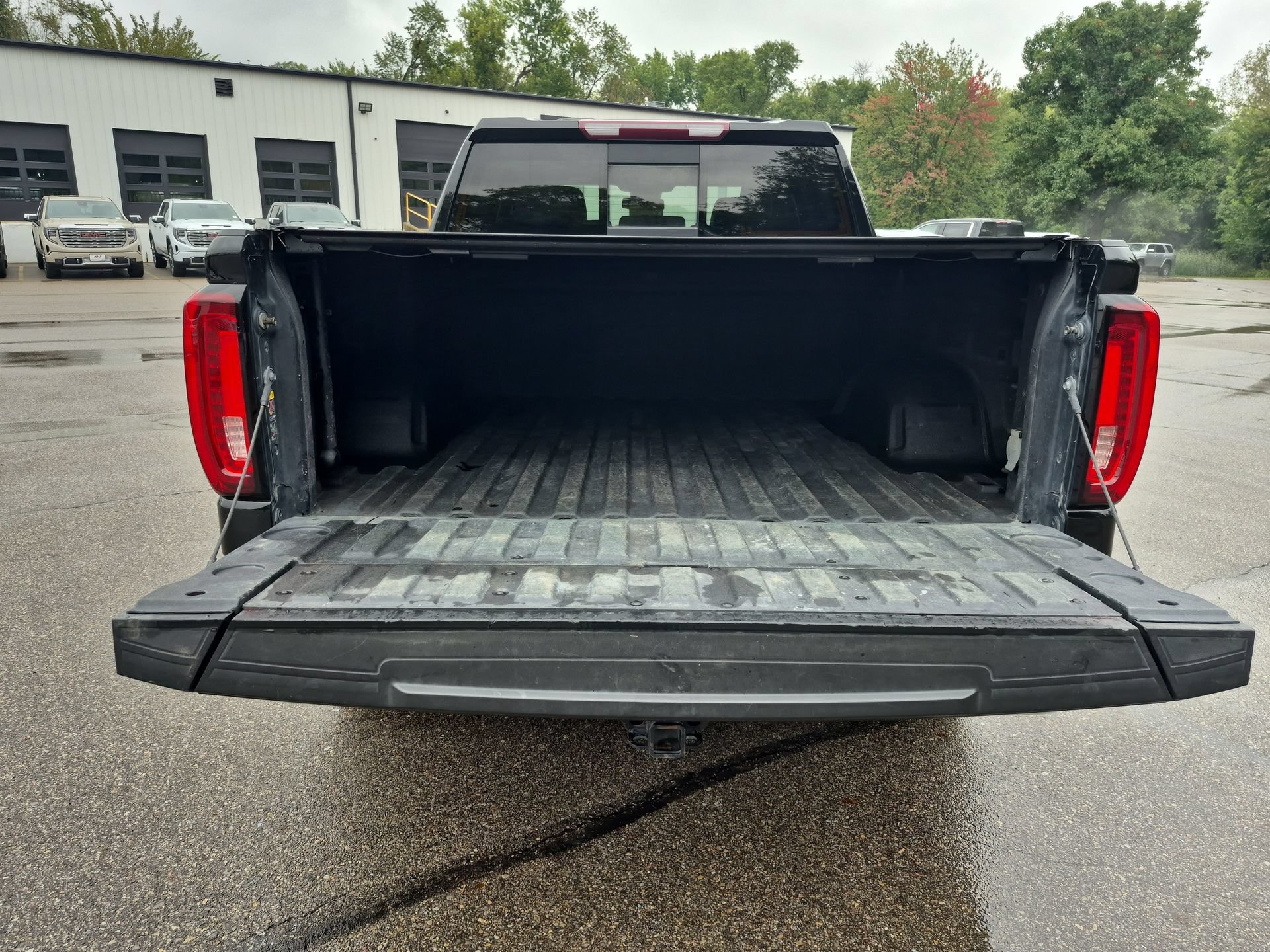 Used 2023 ONYX BLACK GMC SLT image 26