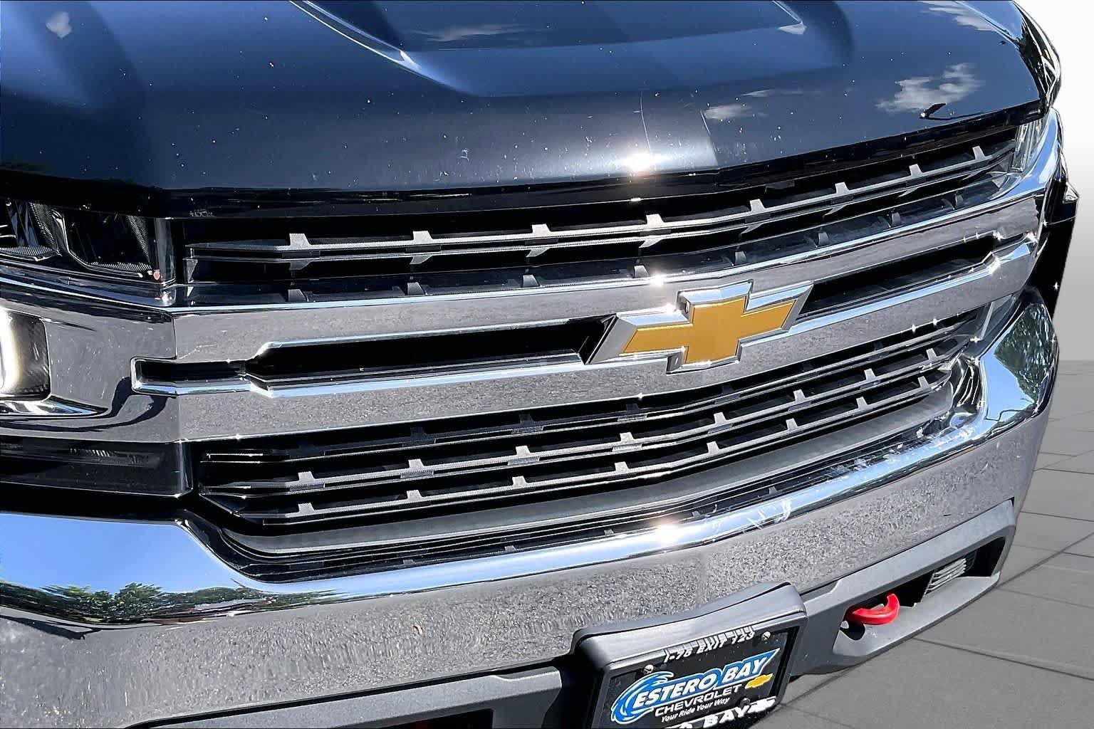 Used 2021 Black Chevrolet LT image 29