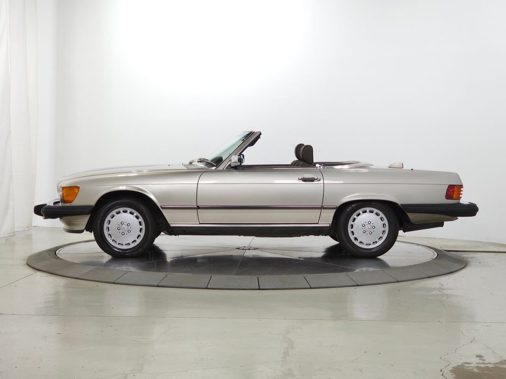 Used 1987 Gold Mercedes-Benz 560 SL image 3