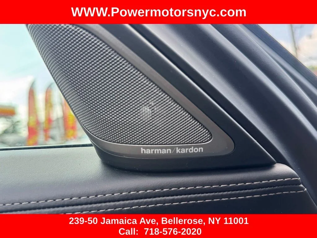 Used 2022 Blue BMW 750i xDrive image 32