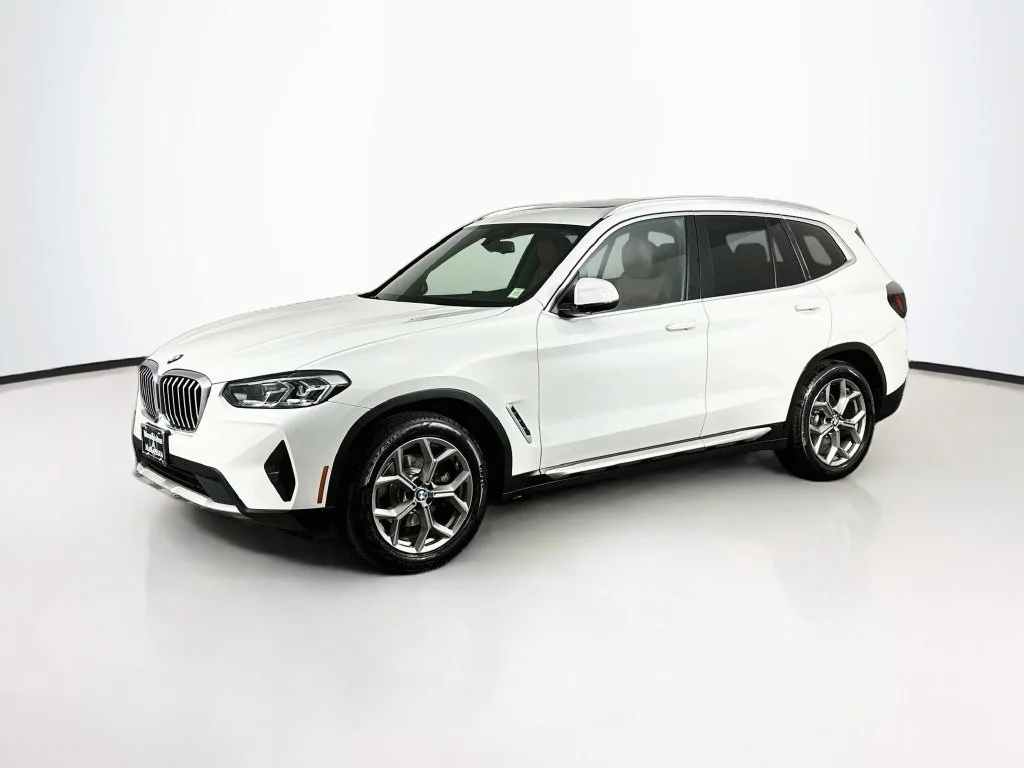 Used 2022 White BMW xDrive30i image 2