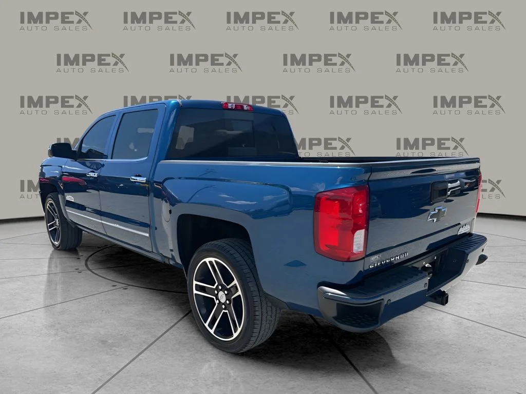 Used 2018 Blue Chevrolet High Country image 3