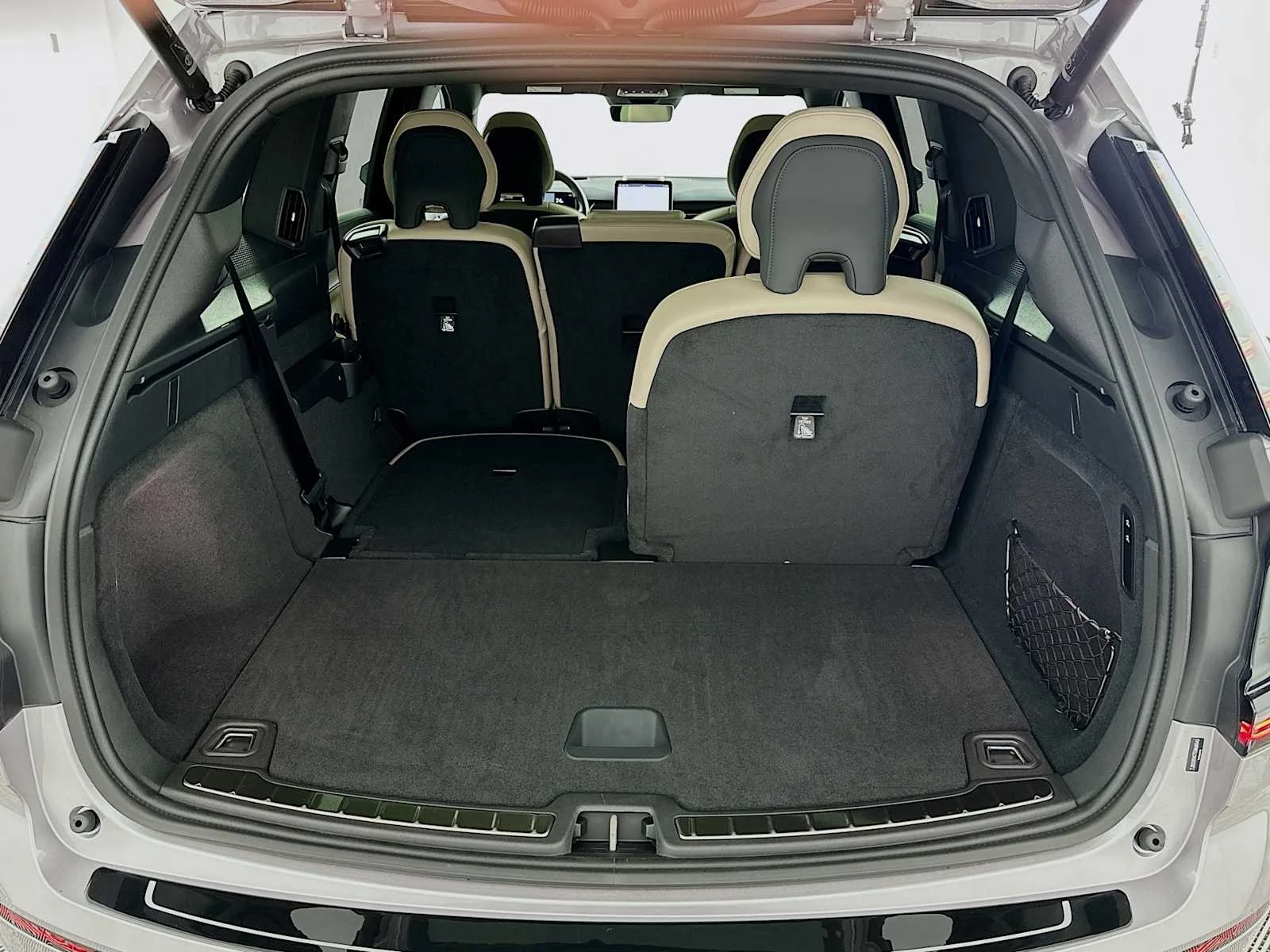 New 2026 Aurora Silver Volvo Plus image 24
