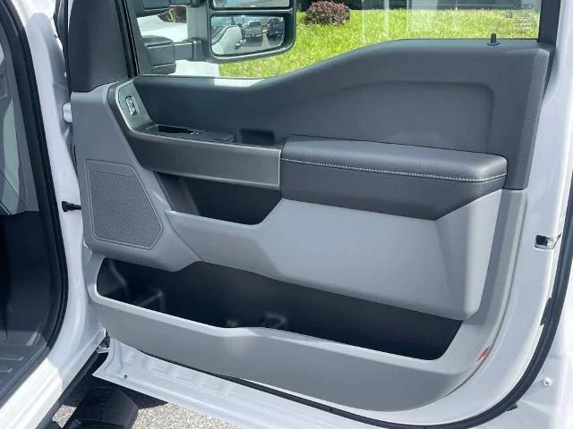 New 2026 Oxford White Ford F-350® XLT image 14